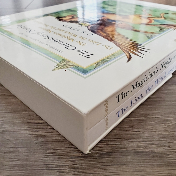 The Chronicles of Narnia Full-Color Gift Edition Box Set - Picture 5 of 11